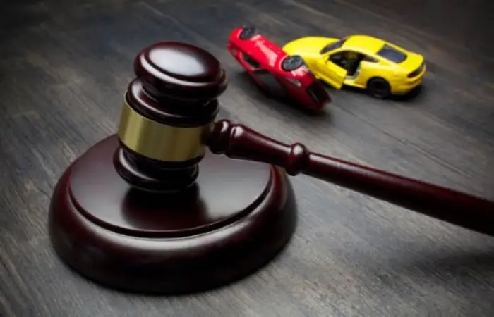 Exploring the Benefits of Hiring a Car Accident Lawyer